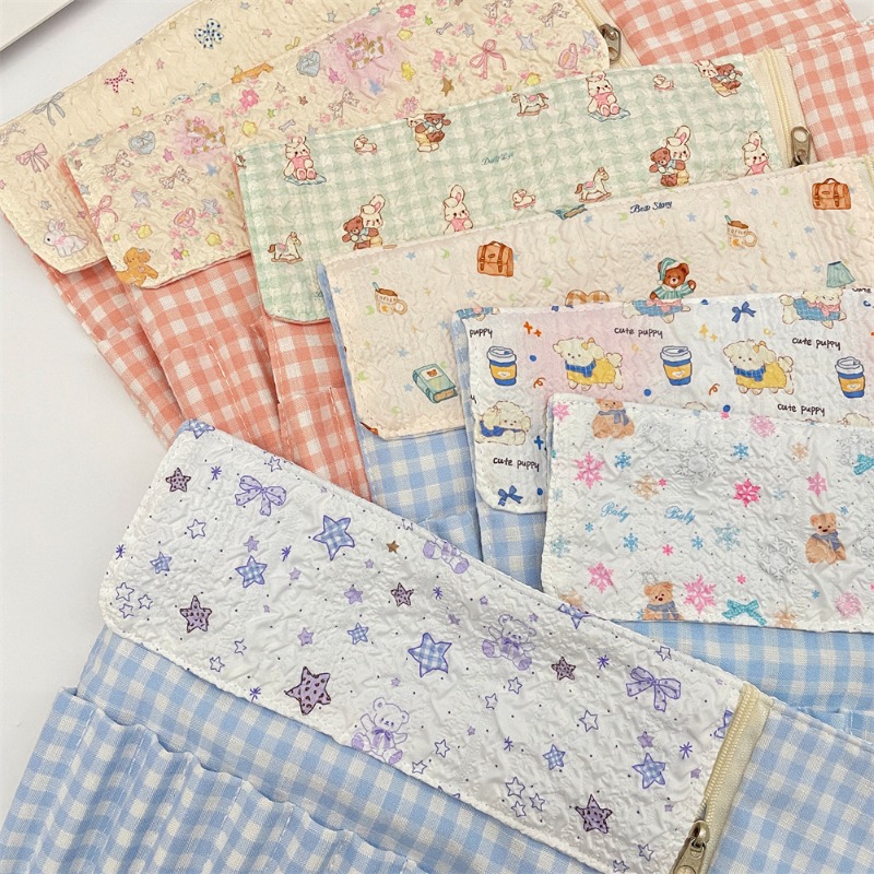 Pen Pouch Roll - かわいい漫画柄のエンボス加工ペンシルロールバッグ、ポータブルトラベル収納オーガナイザー（アイシャドウブレンディングブラシ用）、ロールアップジェルペンポーチ